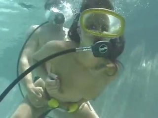 Sous l&apos;eau scuba cochon film daisy duxxe part3