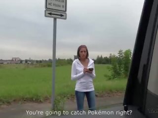 Puikus elitas pokemon medžiotojas krūtinga diva convinced į šūdas nepažįstamasis į driving furgonas