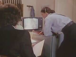 Penjara tres speciales mencurahkan femmes 1982 klasik: seks video 40