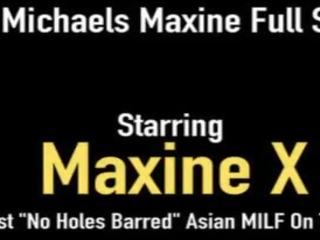 미친 아시아의 엄마 maxinex 이 후드 위에 머리 에이 큰 찌르기 에 그녀의 pussy&excl;