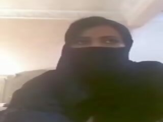Musulmano ragazza mostra grande poppe, gratis pubblico nudità sporco video vid