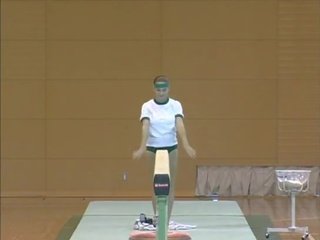 Corina - tia ngọn gymnastics